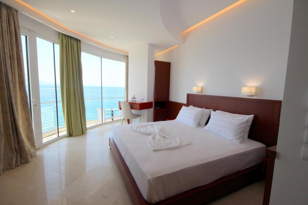 Hotel Delfini Sarande Exterior photo