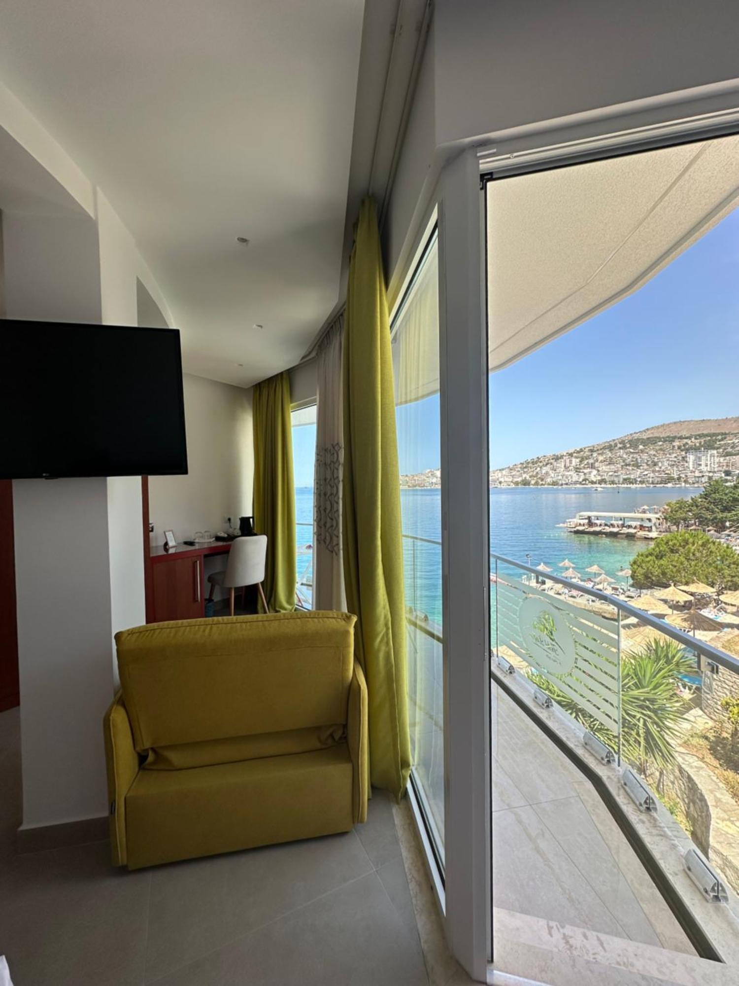 Hotel Delfini Sarande Exterior photo