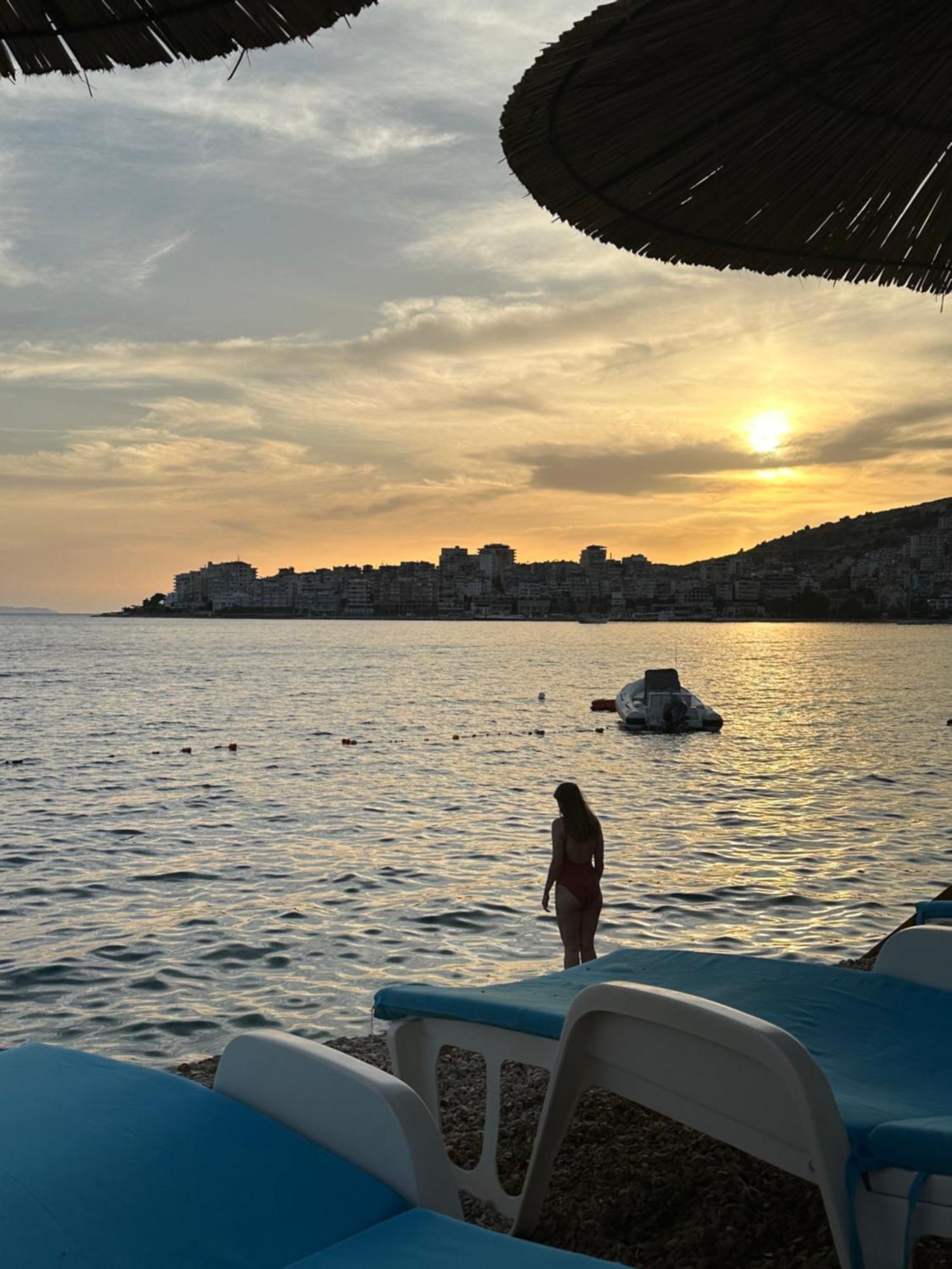 Hotel Delfini Sarande Exterior photo