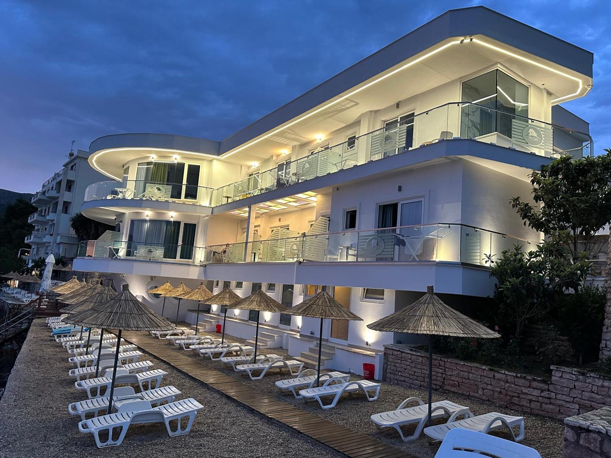 Hotel Delfini Sarande Exterior photo