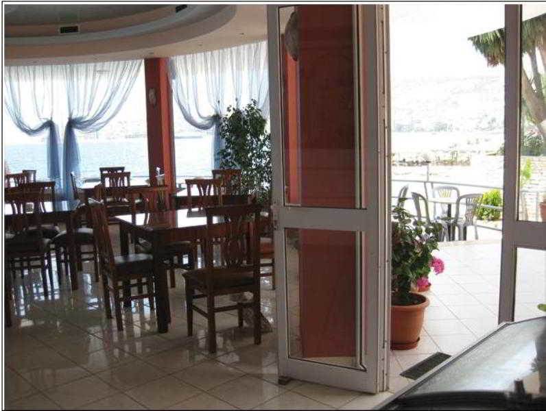Hotel Delfini Sarande Exterior photo
