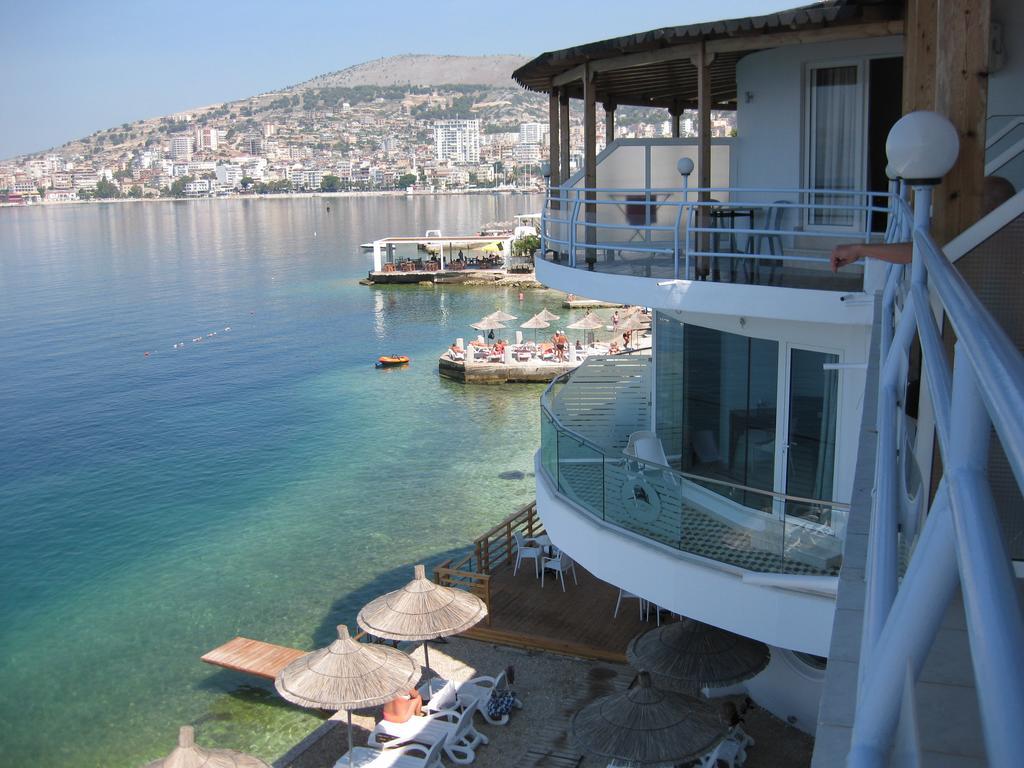 Hotel Delfini Sarande Exterior photo