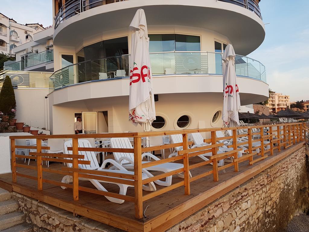 Hotel Delfini Sarande Exterior photo