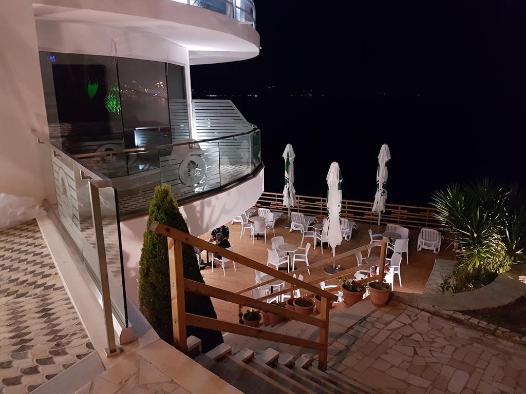 Hotel Delfini Sarande Exterior photo